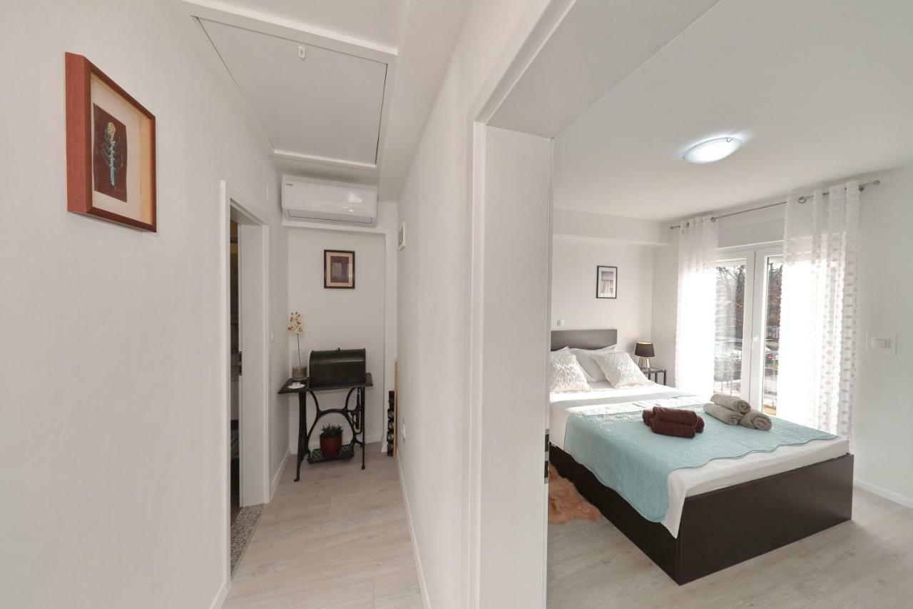 Holiday Home Hrast Debeljak Bagian luar foto